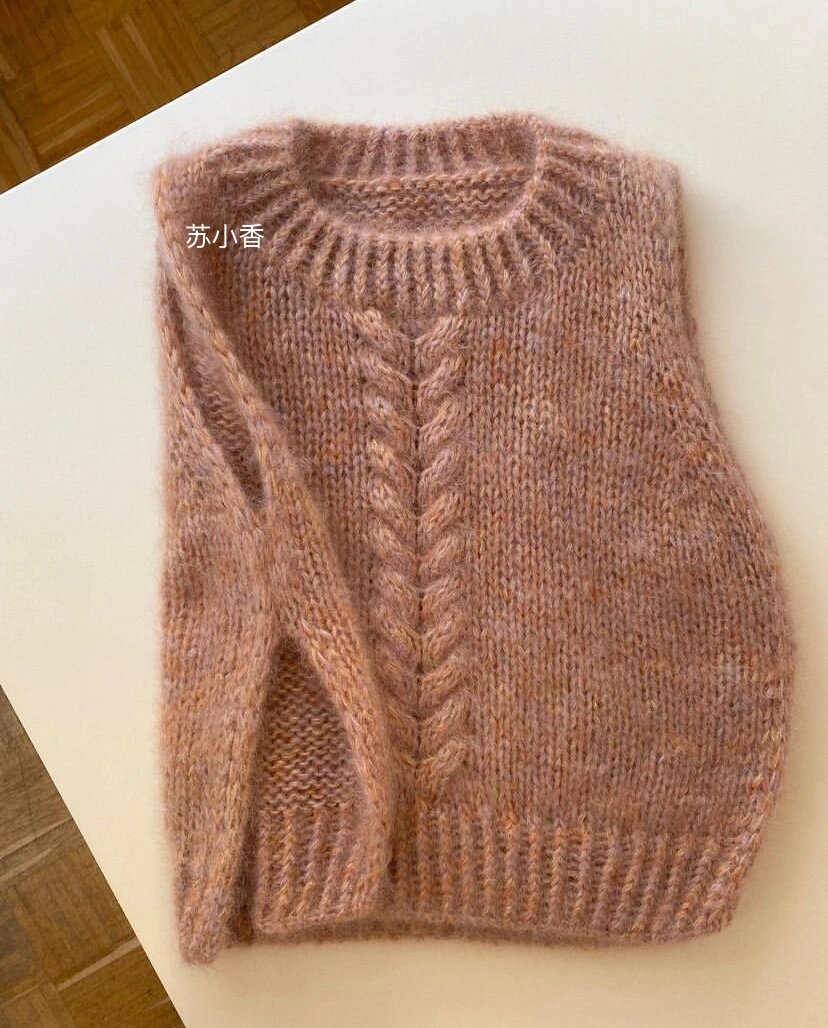 合股织的坎肩 羊绒一般都不粗 	 与马海毛合股 可以产生颜色上的偏移