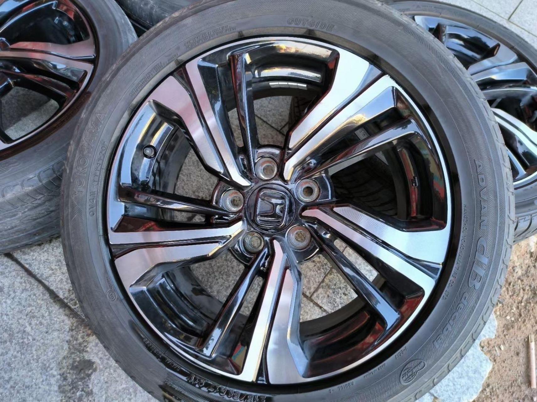 17寸轮毂 十代思域原厂轮毂带轮胎,高配熏黑轮毂,带静音模块  !