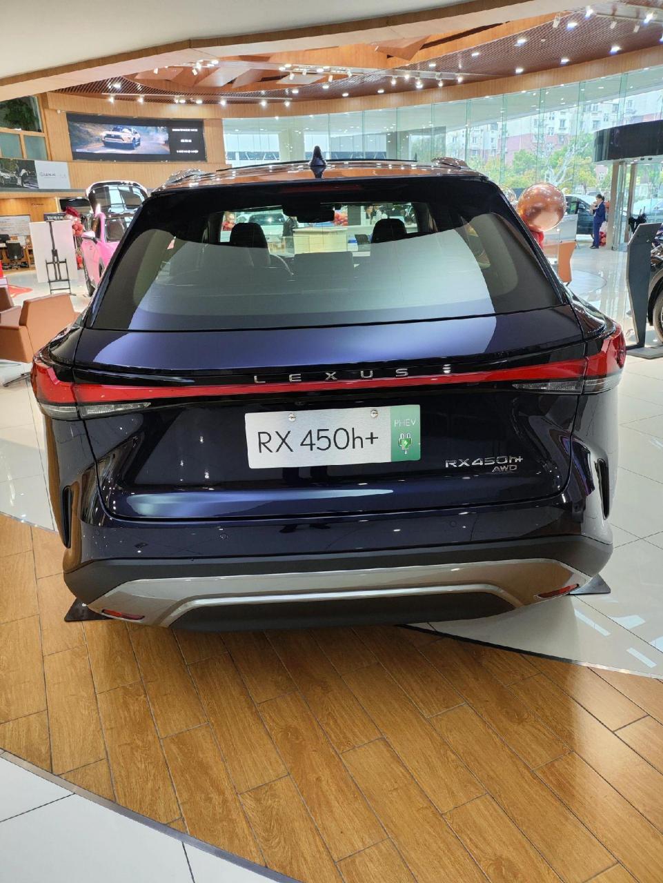 雷克萨斯rx450h 现车一台,本周必出.