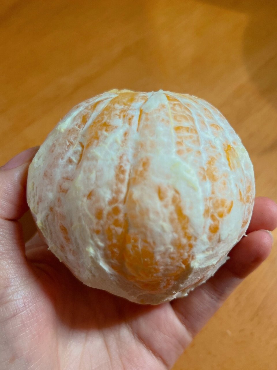 橙子#总觉得用刀切出来的橙子没有灵魂,还是用手剥的最好吃,一瓣野觋