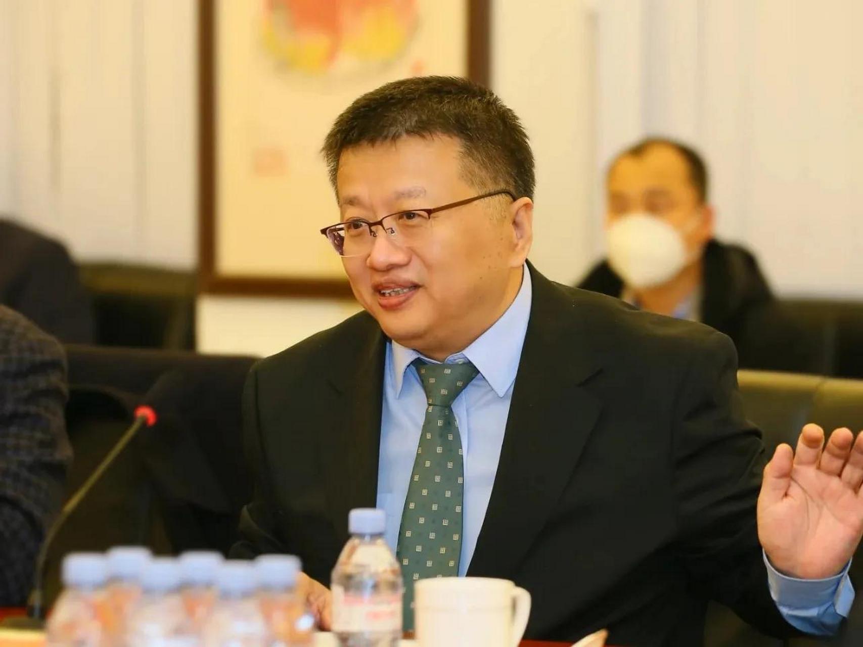 董事长张德芹率队拜访歌德盈香股份公司,与歌德盈香股份公司董事长兼