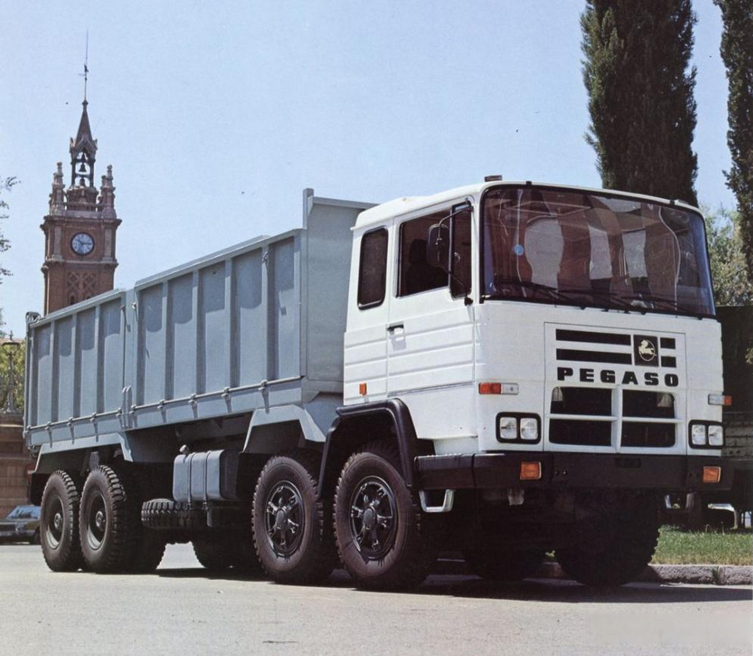 pegaso 飞马座是一家西班牙汽车制造商,生产卡车,公共汽车,拖拉机