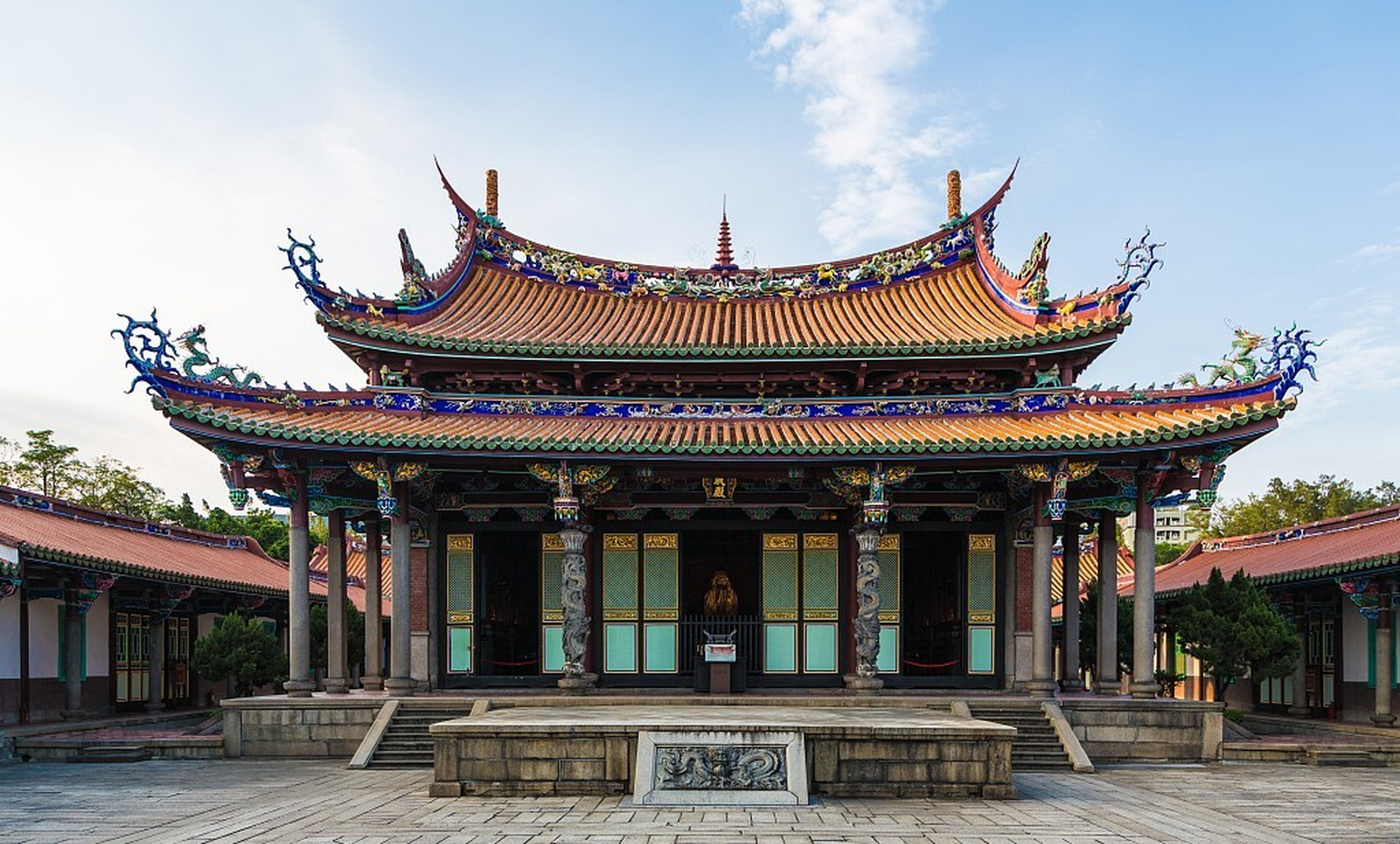 台北府城 (包括北门,东门,南门,小南门),是清朝时期于台北大稻埕与