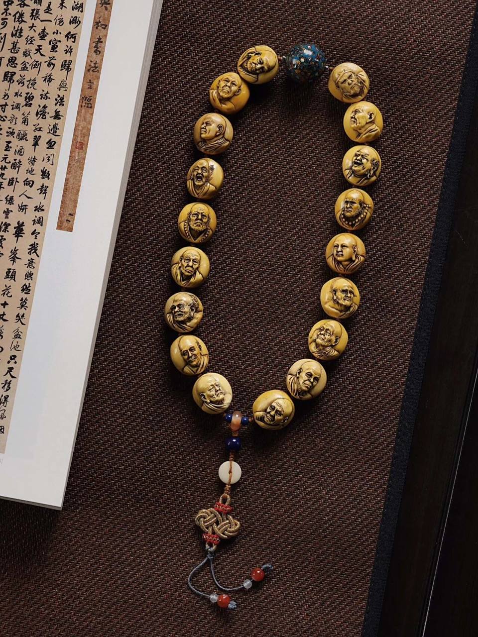 猛犸"十八罗汉"20mm手持珠 料质细腻,精心雕刻十八罗汉或肃穆或聪祥