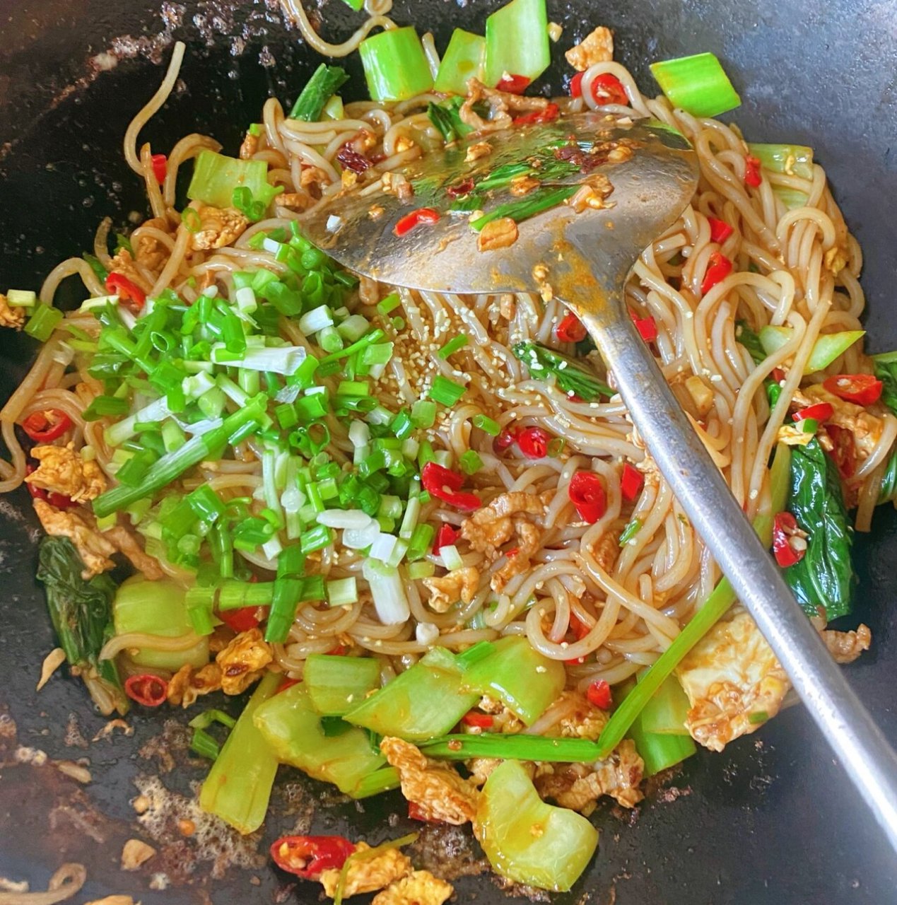 衢州炒粉干,江西炒米粉的做法教程 衢州叫米粉叫粉干,江西叫米粉 衢州