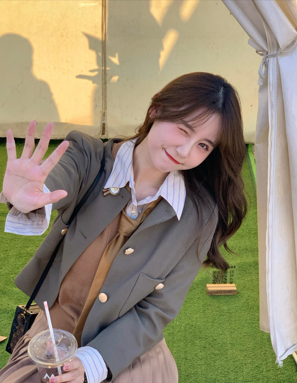 一栗莎子 出生于1995年11月27日,来自浙江,射手座