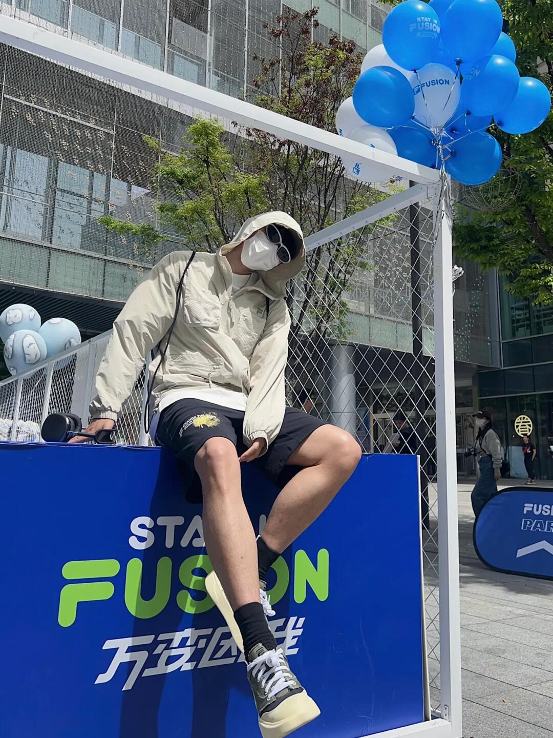 街头板仔潮男上线中