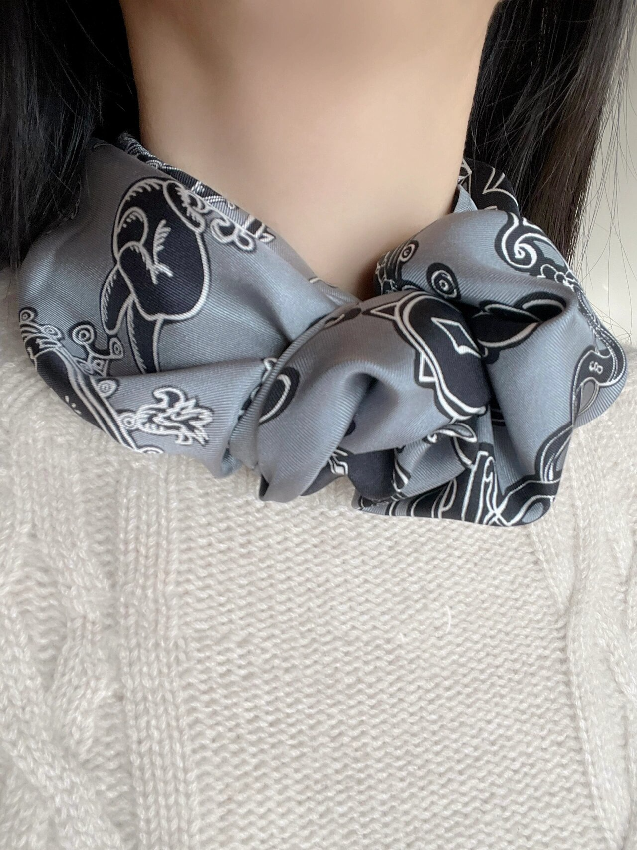 爱马仕丝巾佩戴分享|适用小方巾的系结法