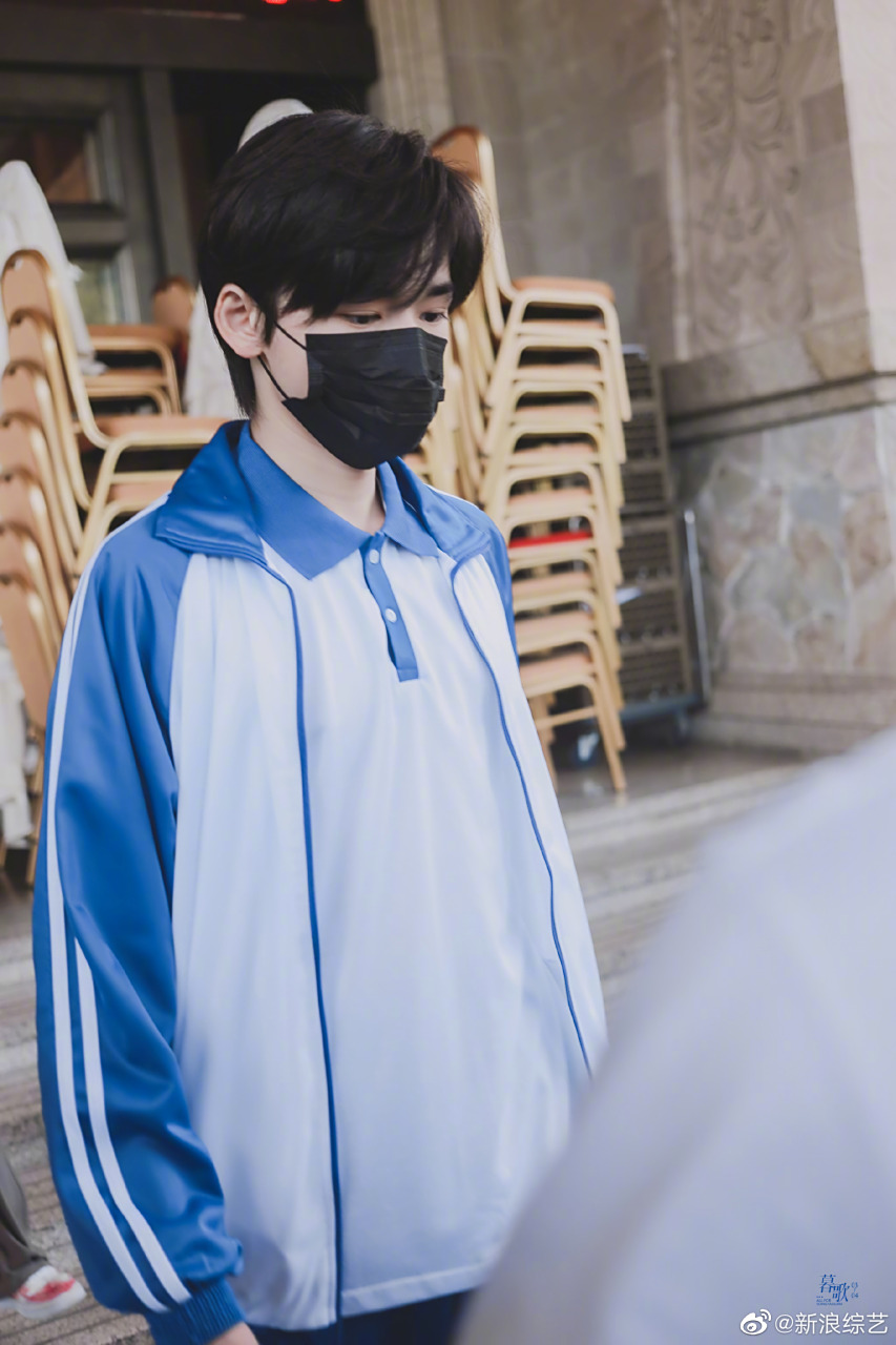 宋亚轩_时代少年团 的校服造型来啦!