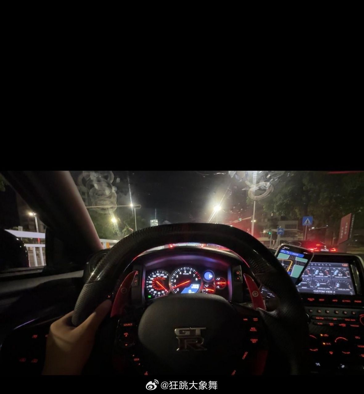 做副驾不如手握方向盘,晚安各位小伙伴们[心]