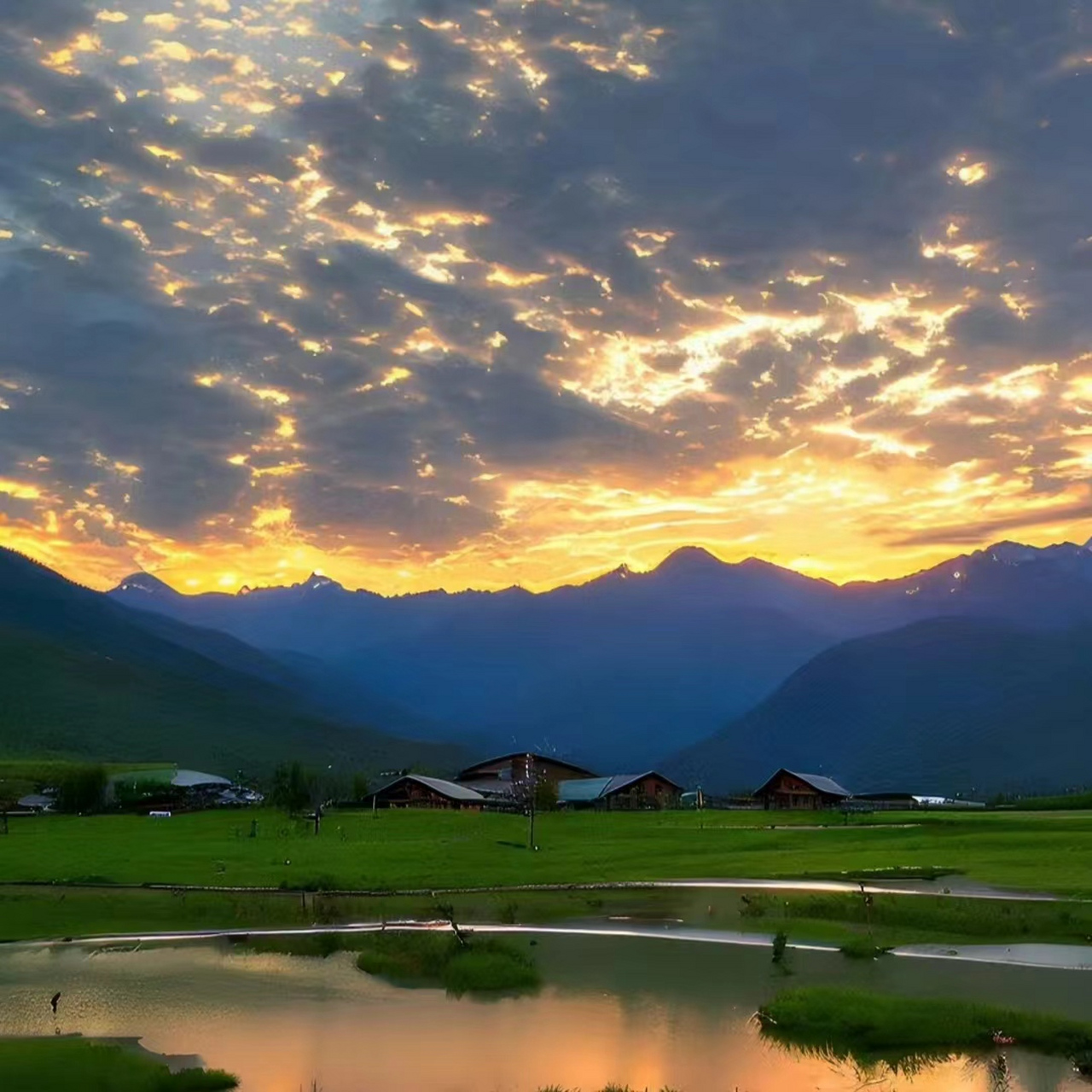 真山真水的实景照片 "真山真水"是一个形容风景特别优美的山水的成语