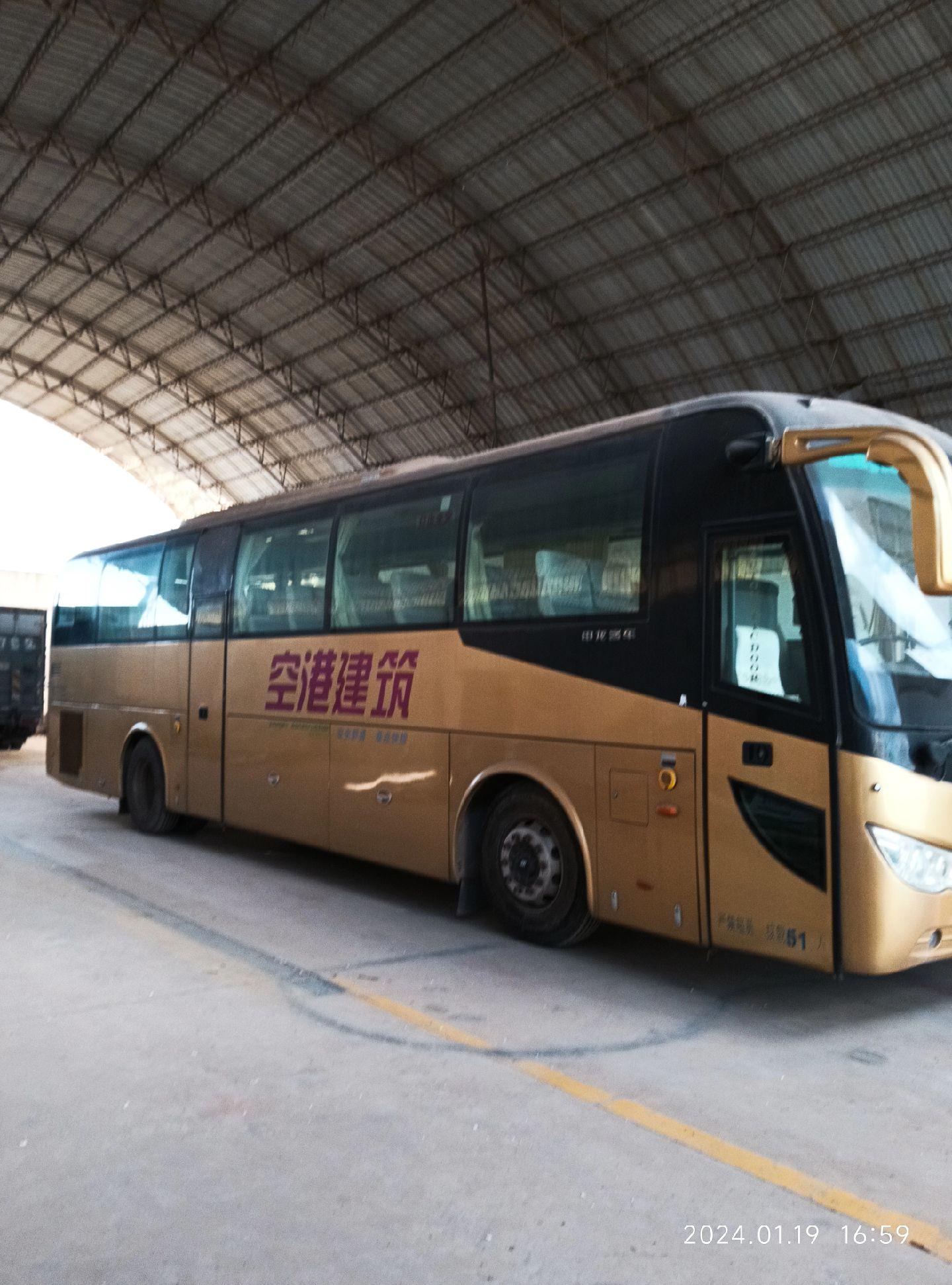 客车  客车51座