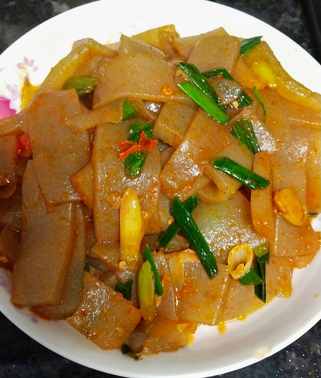 香辣过瘾的香辣炒魔芋豆腐97qq弹弹不发胖 以前小时候的魔芋是妈妈
