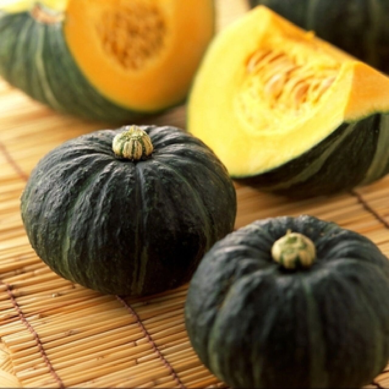 贝贝南瓜的营养价值,功效与作用 1, 贝贝南瓜中含有丰富的维生素和