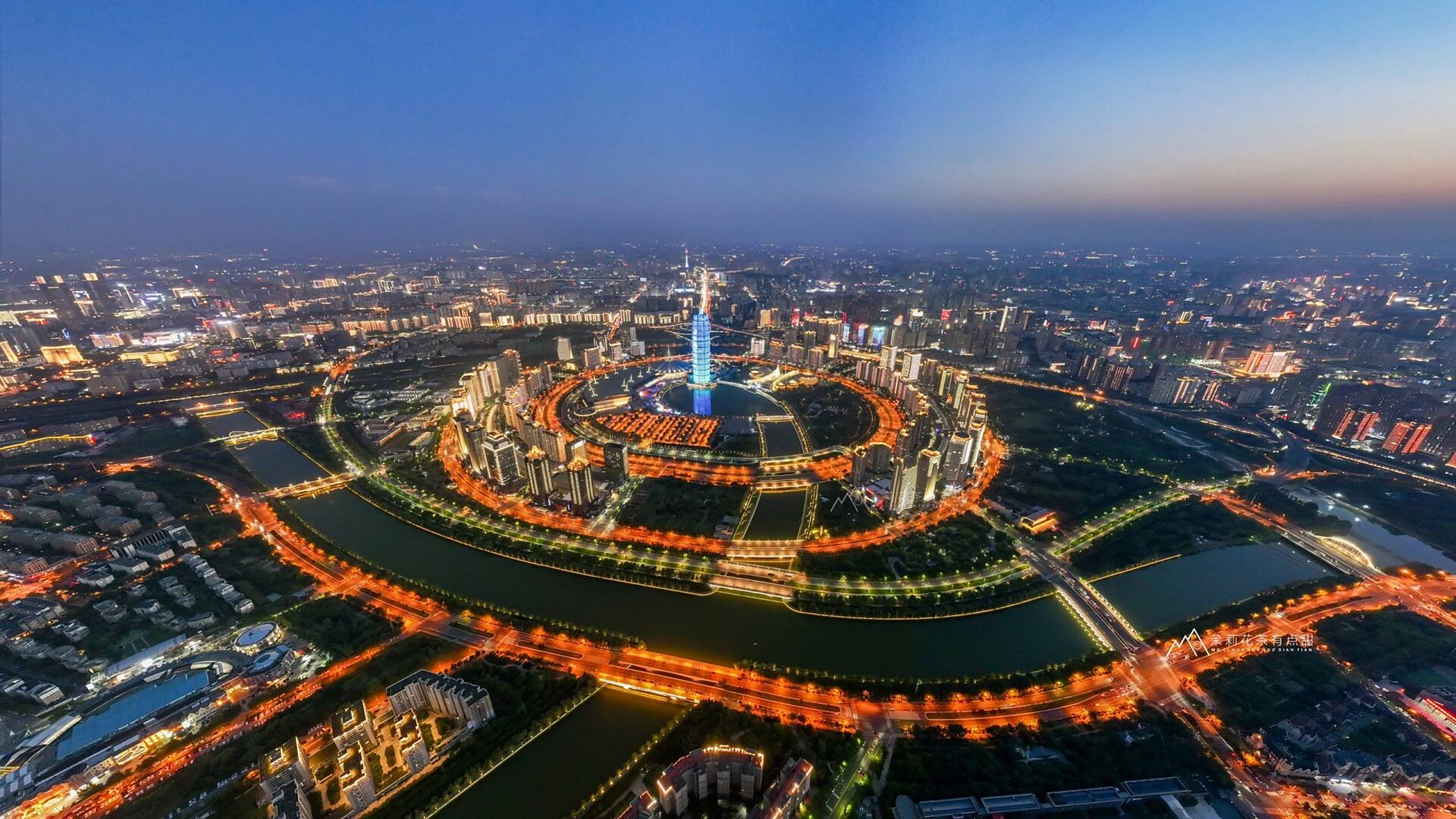 「郑州·cbd」 往左滑,看最美郑州cbd夜景和全景～ 我说这是河南夜景