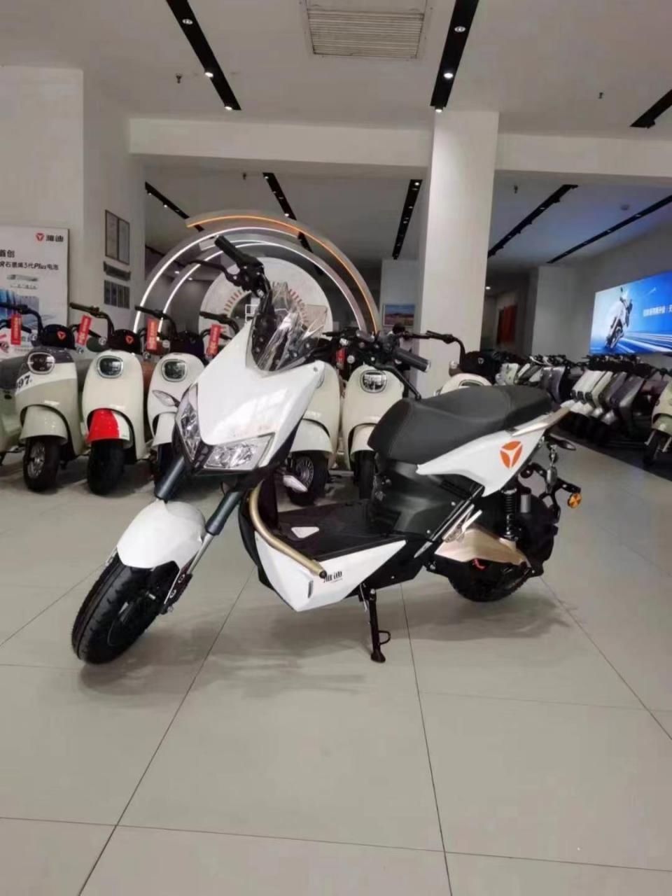 雅迪电动车,雅迪x5.