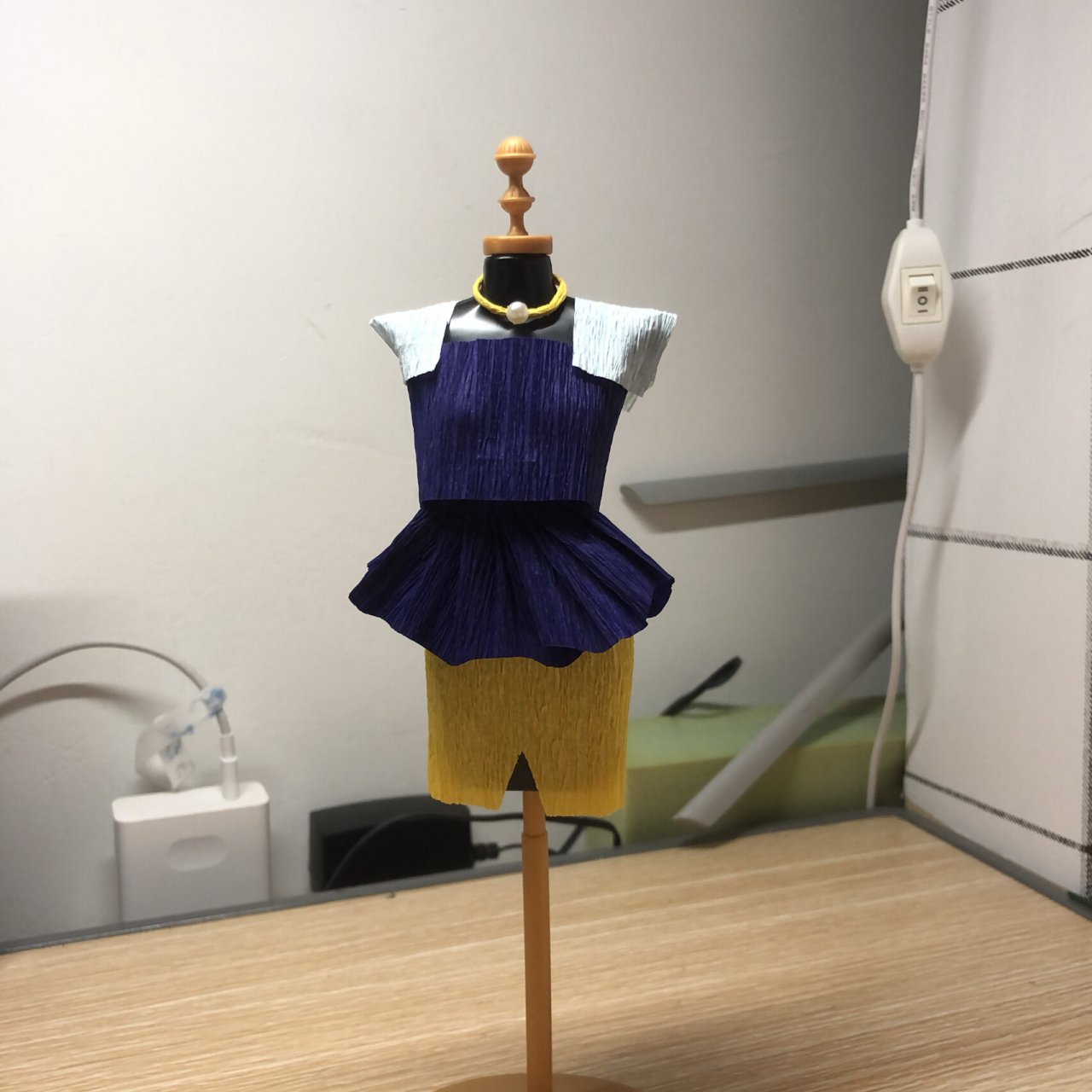 皱纹纸衣服 美术课真的是太有意思了