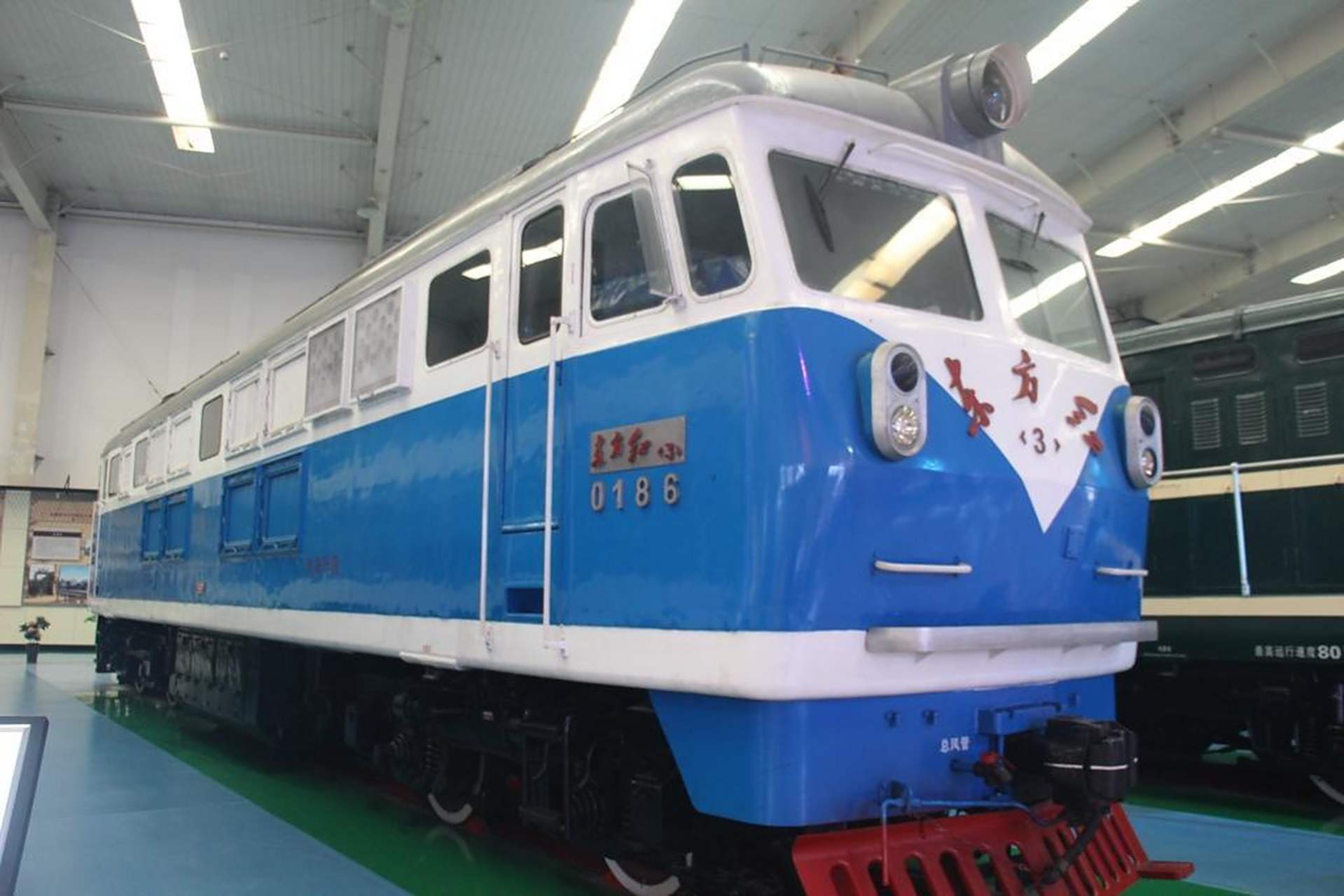 东方红3型内燃机车,代号dfh3.