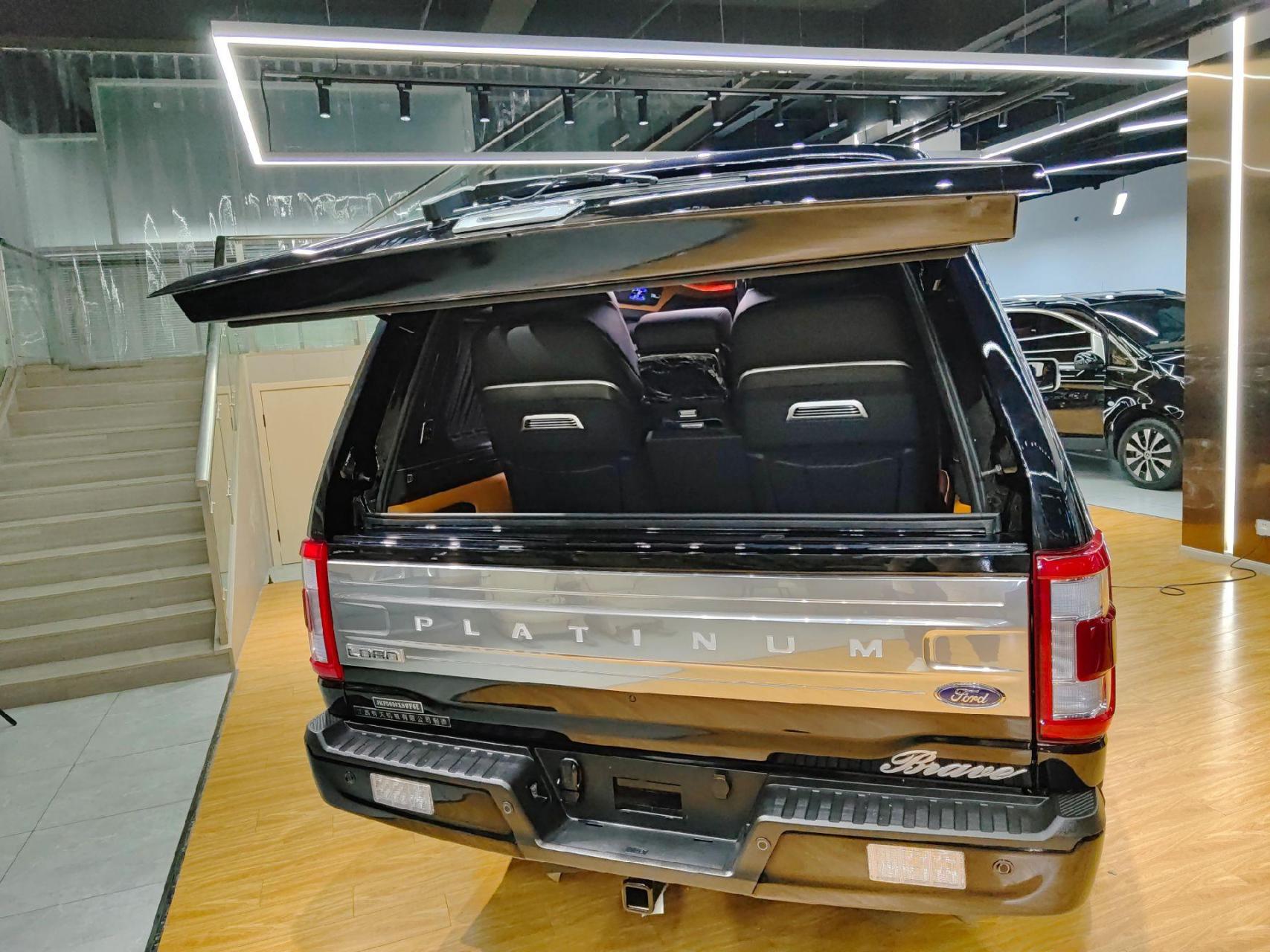 2024款高顶福特勇猛者铂金版大7座suv