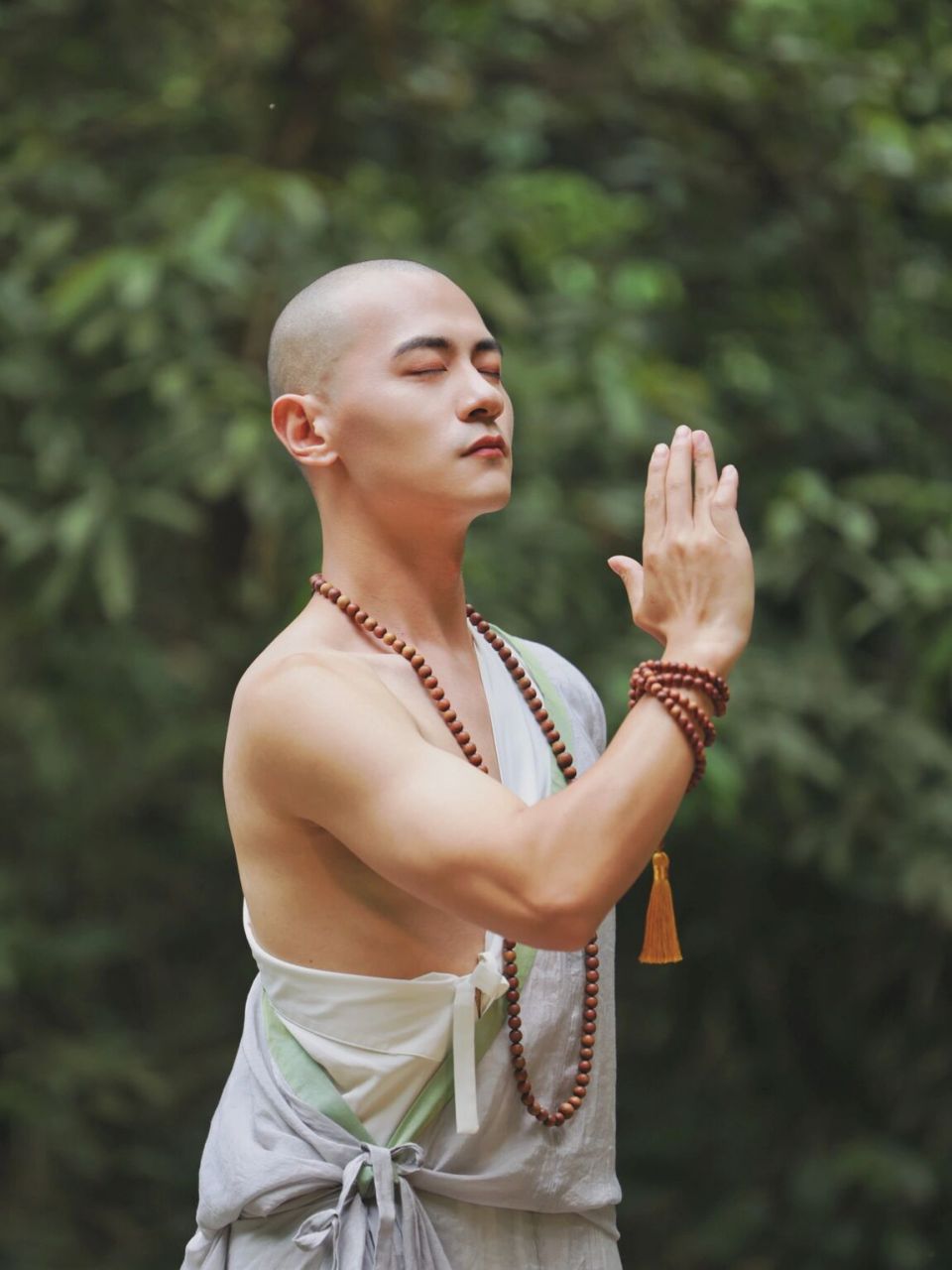 光头能有多好看 原来小和尚 可能也会打架