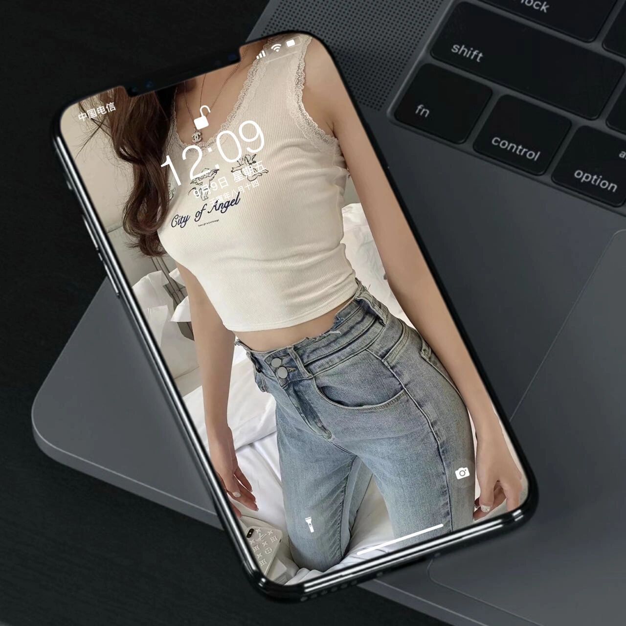 ins风高级感十足美女壁纸 十五的月亮十六圆