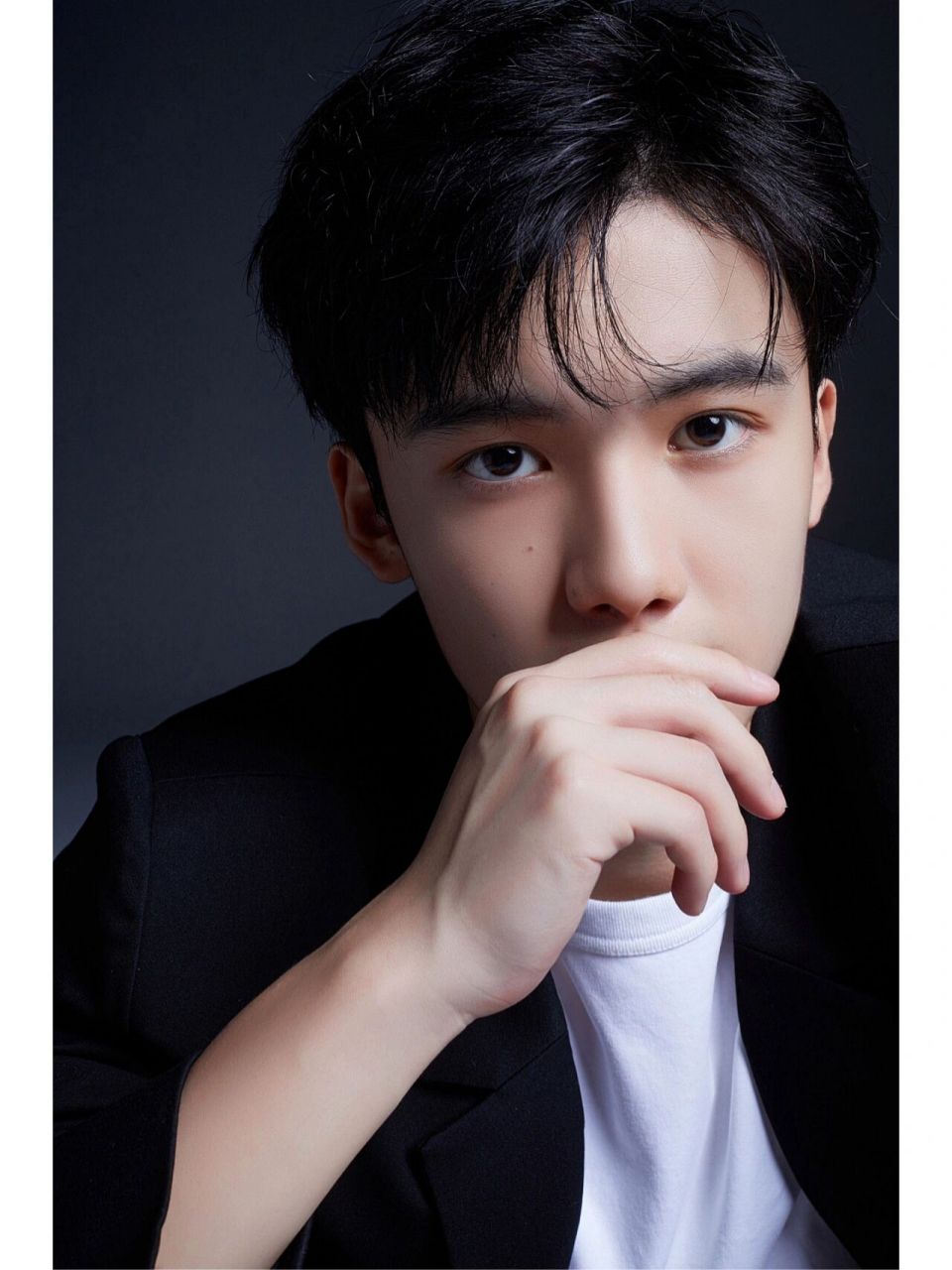 孙浠伦肖像大片