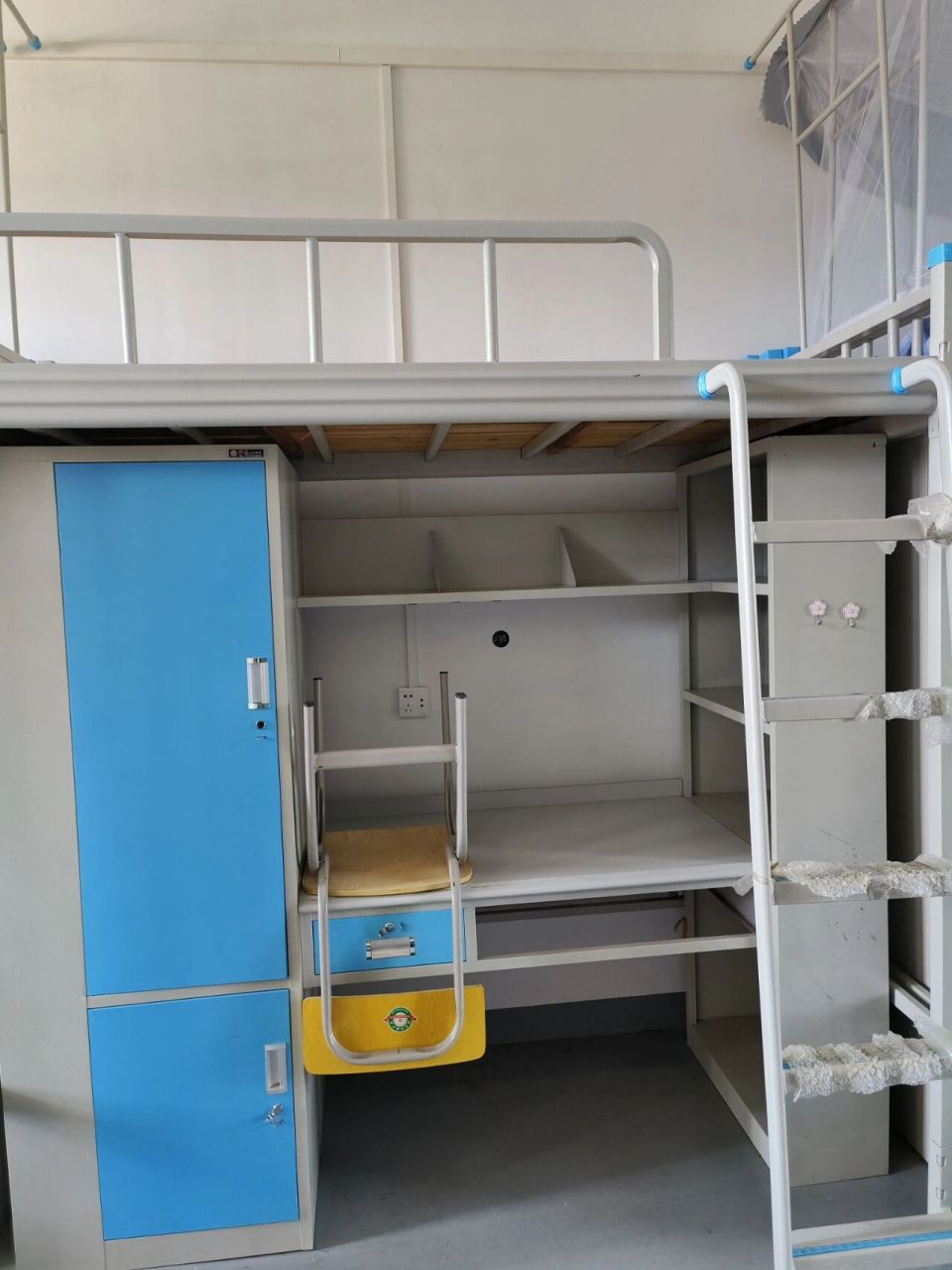 广西师范大学育才校区宿舍 搬走了已黑化——分割线——研究生五人间