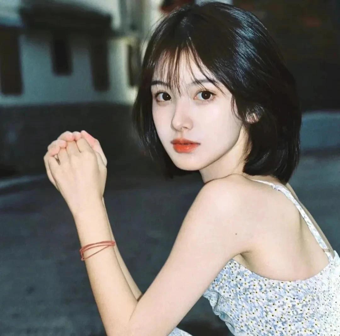 一期好看短发女生头像 微信头像女生