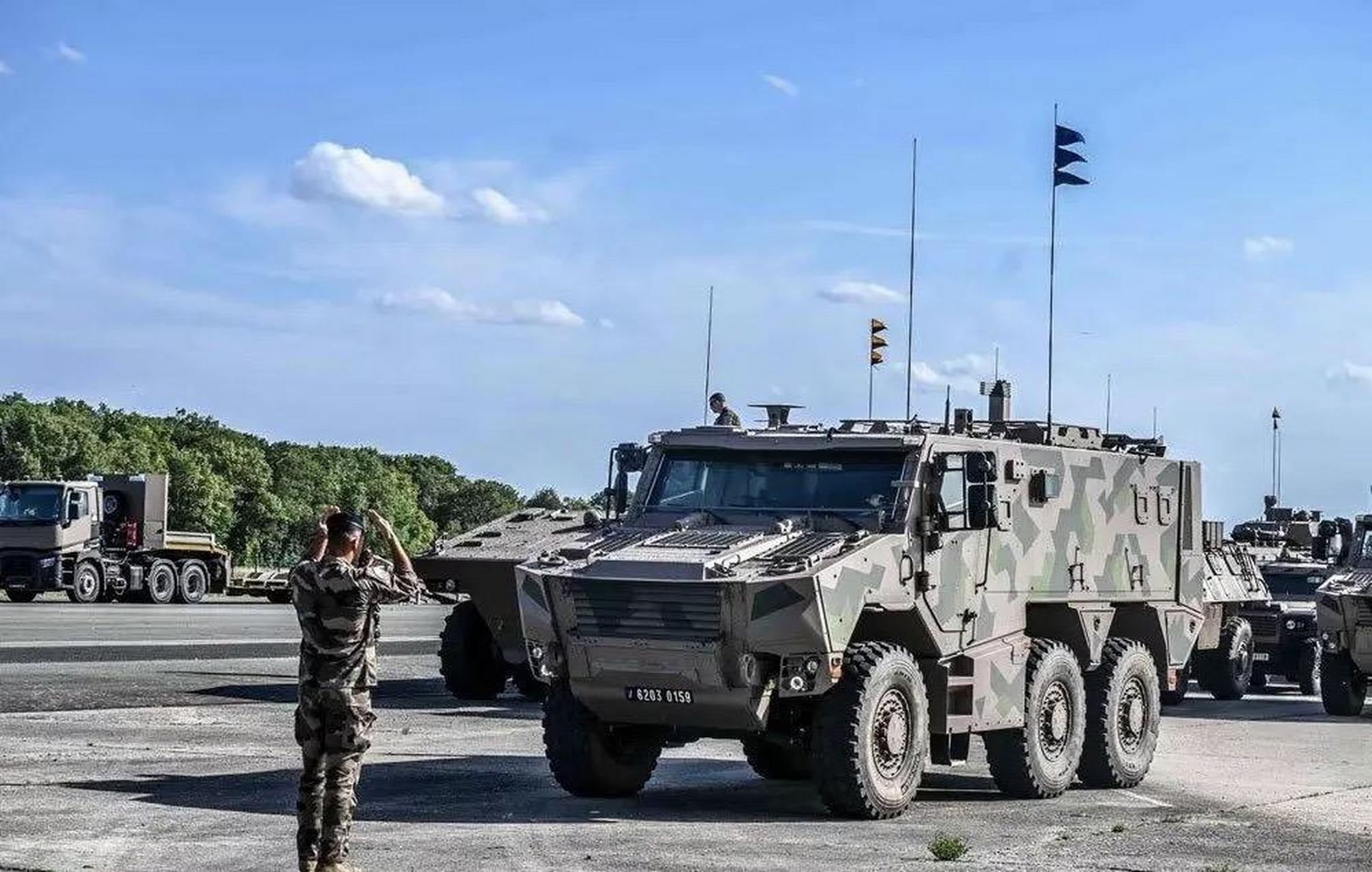 法军新型装甲车—vbmr,该车又名"狮鹫"或"格里芬"装甲车,作为法国陆军