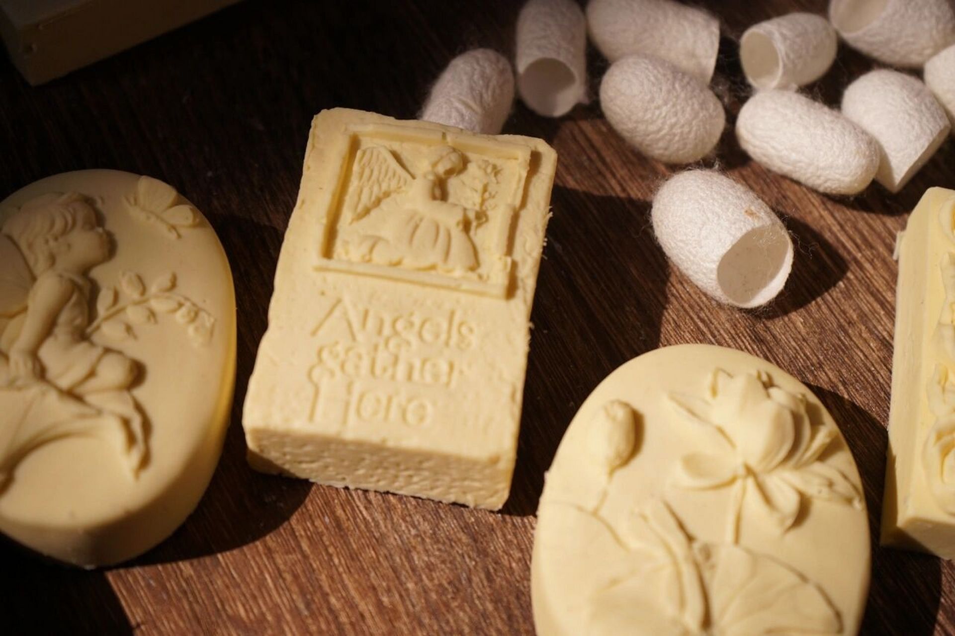 人参蚕丝皂,一个皂中平均10-12个蚕茧 丝滑啊 人参纯露是真的会会常常