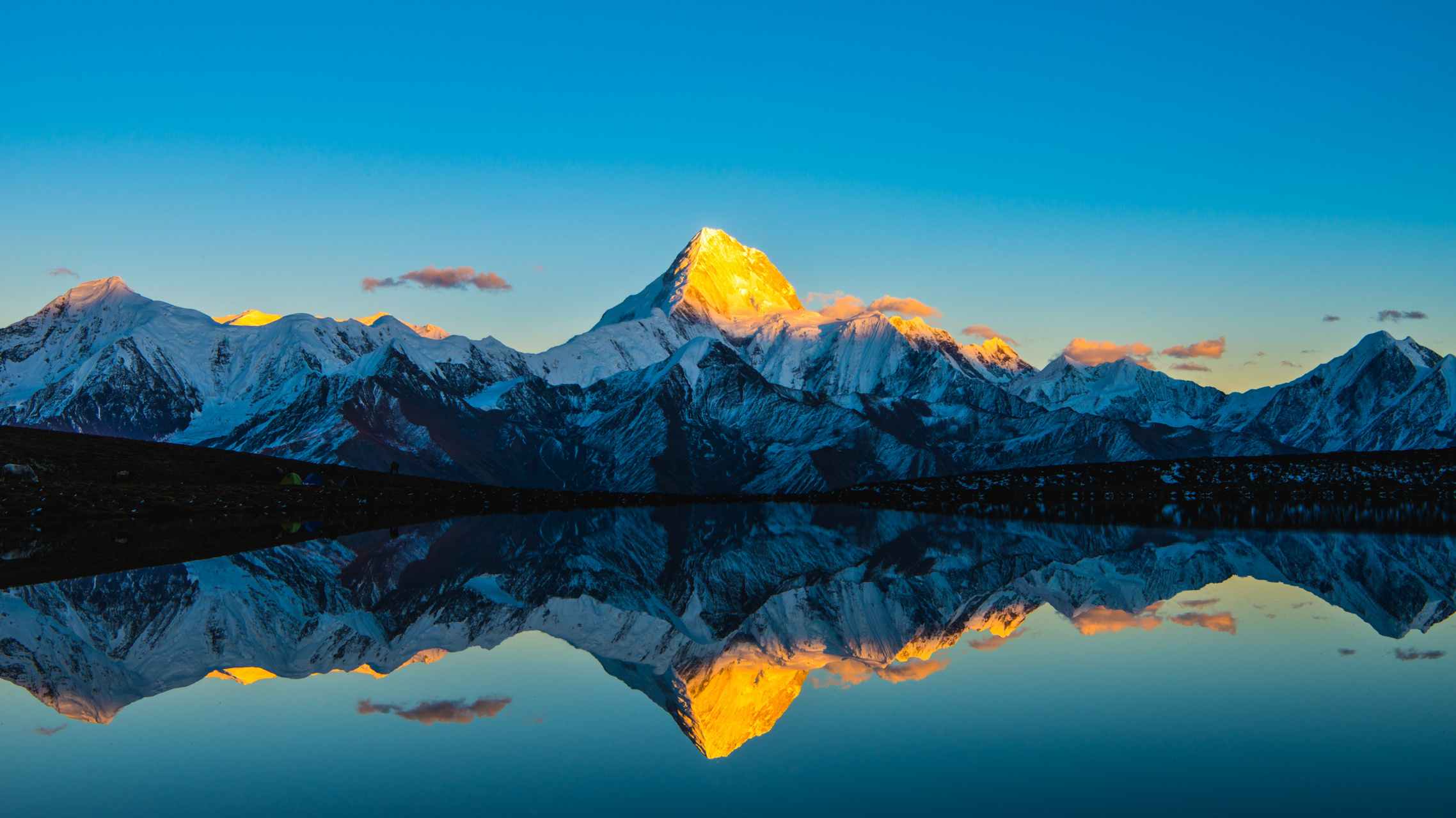 梅里雪山日照金山好壮阔# 人生是旷野,总要去看一次日照金山吧93