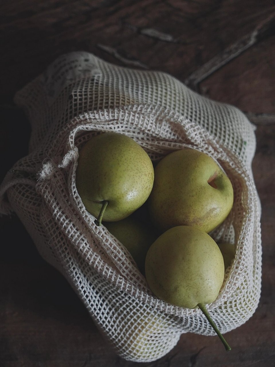 日日是好日|晒梨干 前几日,预备入秋的头拨儿滇梨就下来了,获赠满满大