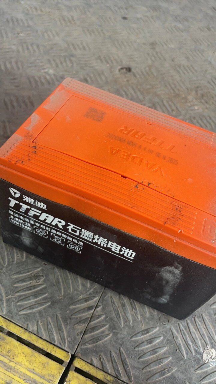 雅迪电动车原装电池!太恐怖了吧!