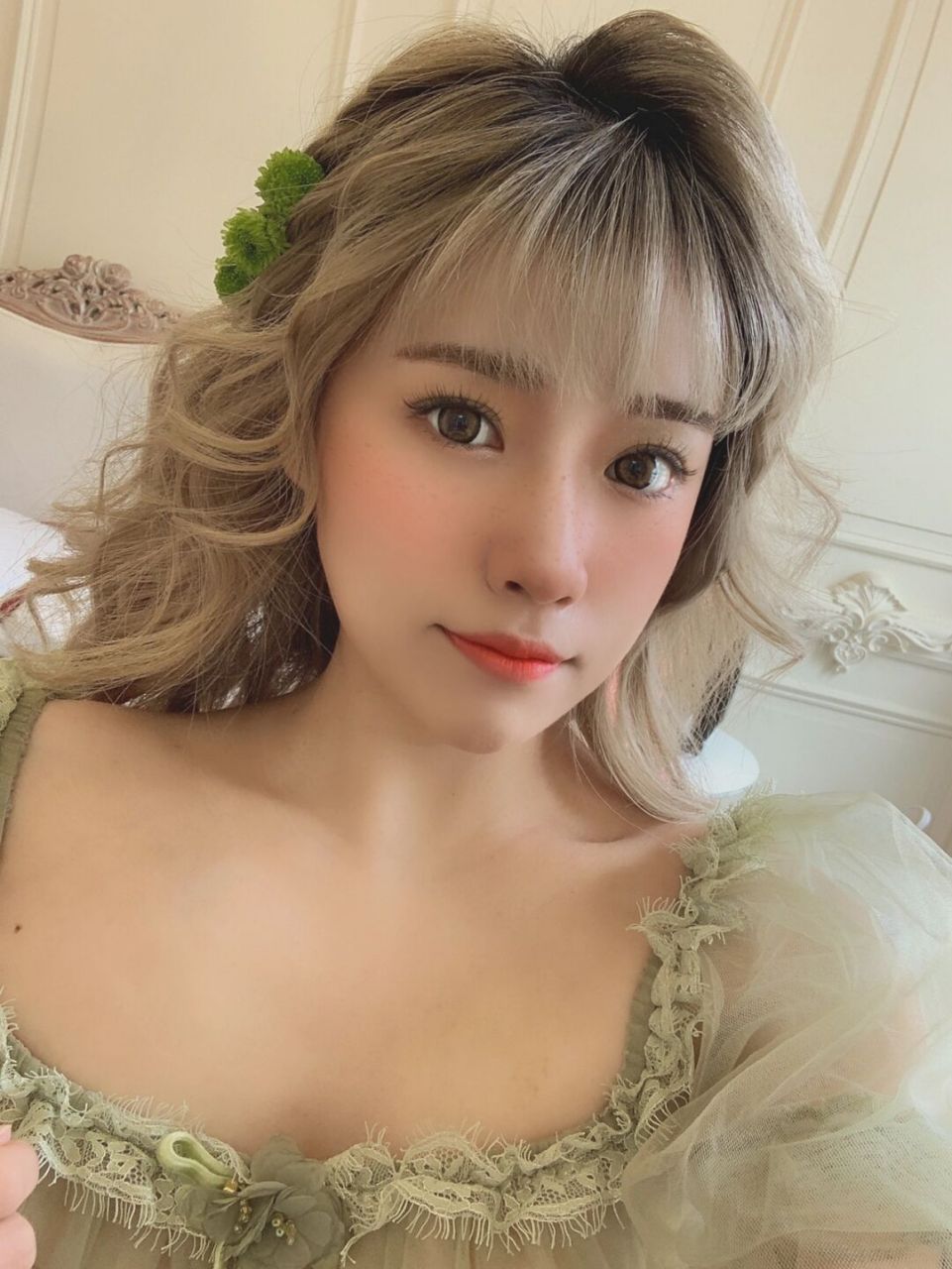 单纯的想臭美发张自拍