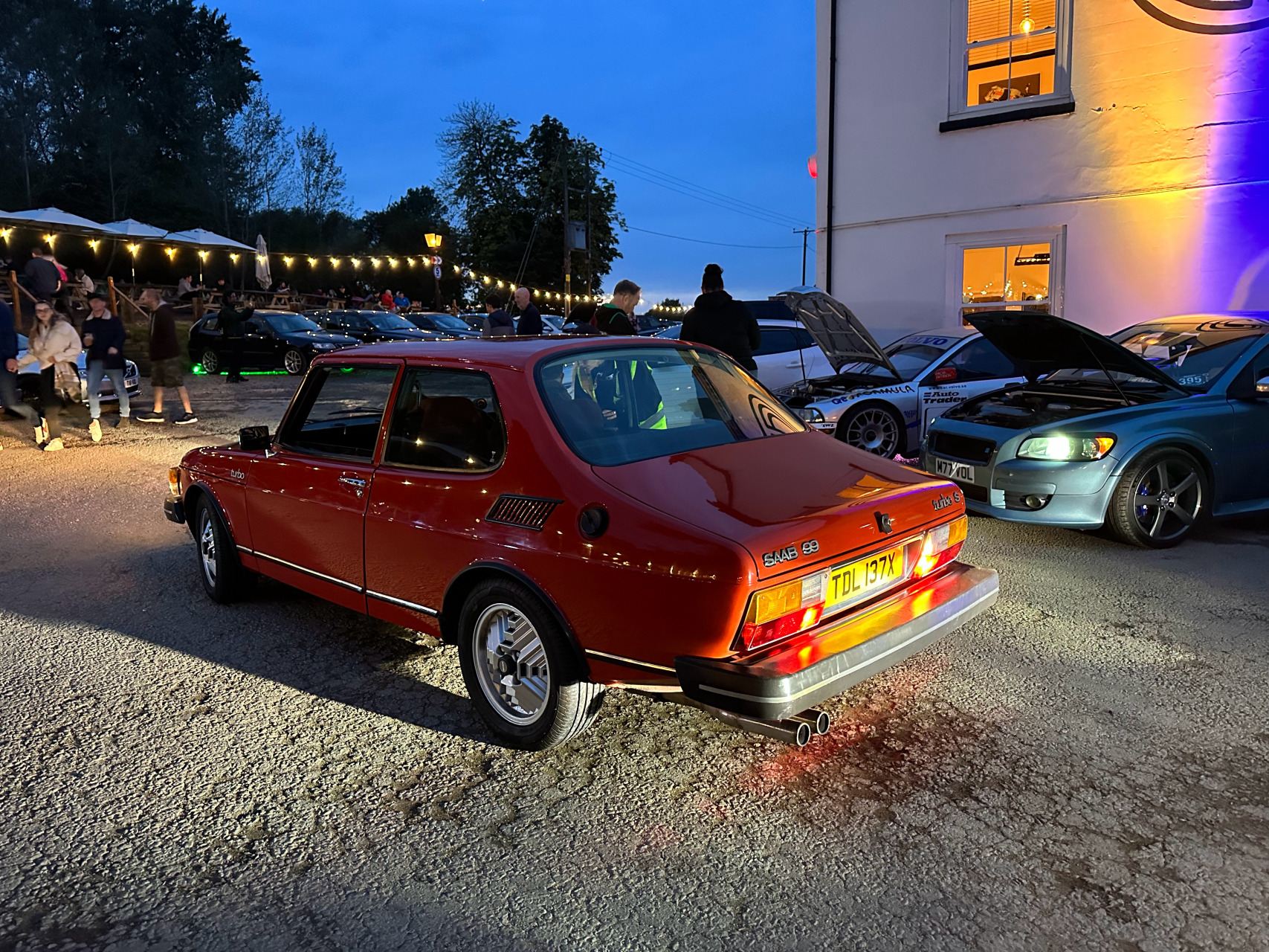 昨天我们聊到了萨博99 turbo,今天见到了真身,还是turbo s,原厂带