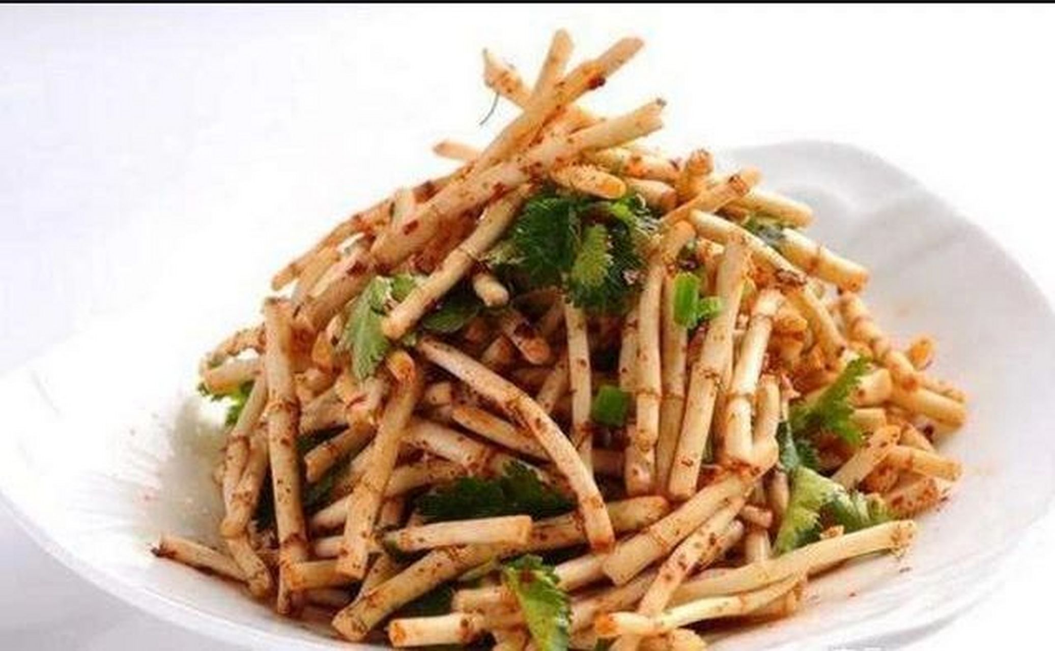 凉拌鱼腥草 健康功效 鱼腥草:辅助降血压,增强免疫力 醋:解毒 食材