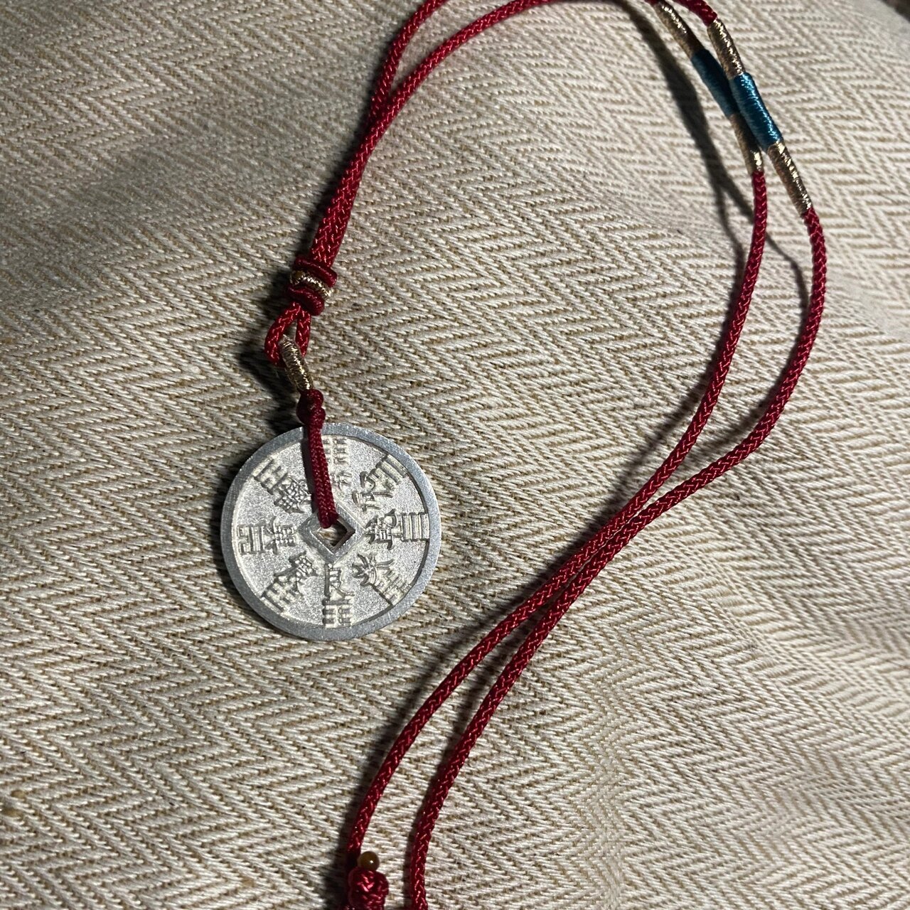 山鬼花钱编绳项链 山鬼花钱 :99大漠银匠 纯银材质22mm 5角钱硬币