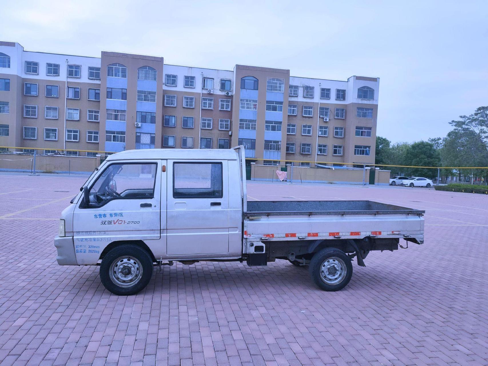 汽油版福田驭菱双排小货车