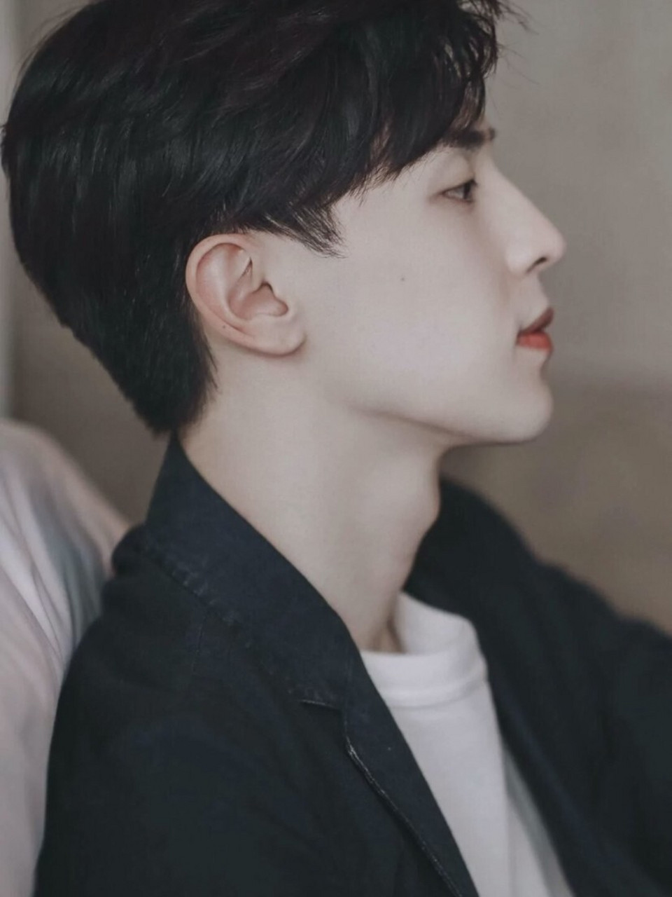 邓伦|绝美壁纸|头像78 姐妹们  因学习繁忙 更新的比较慢嘿嘿 但是