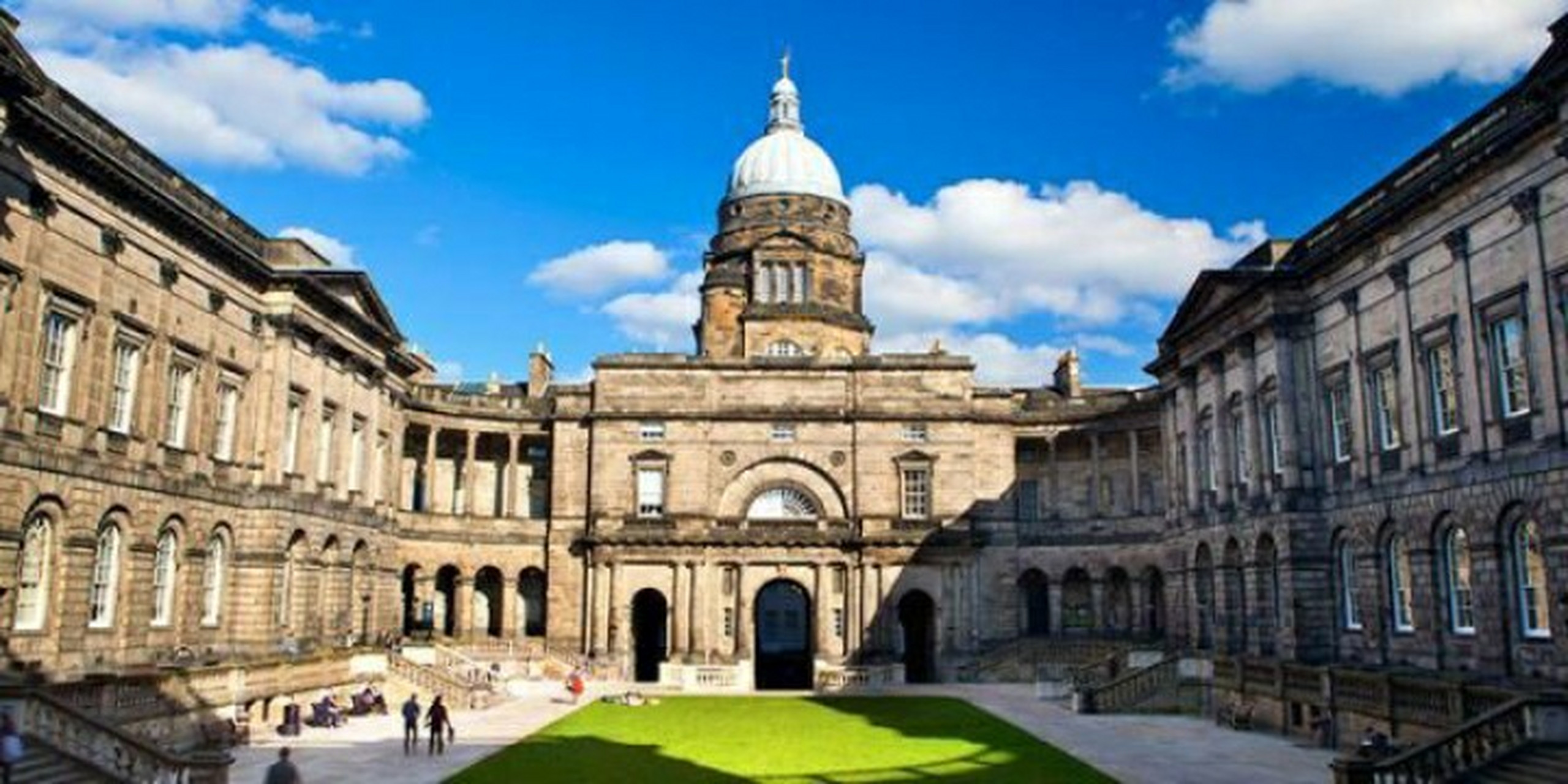 爱丁堡大学 爱丁堡大学成立于1582年,是英国建校最早的大学之一.