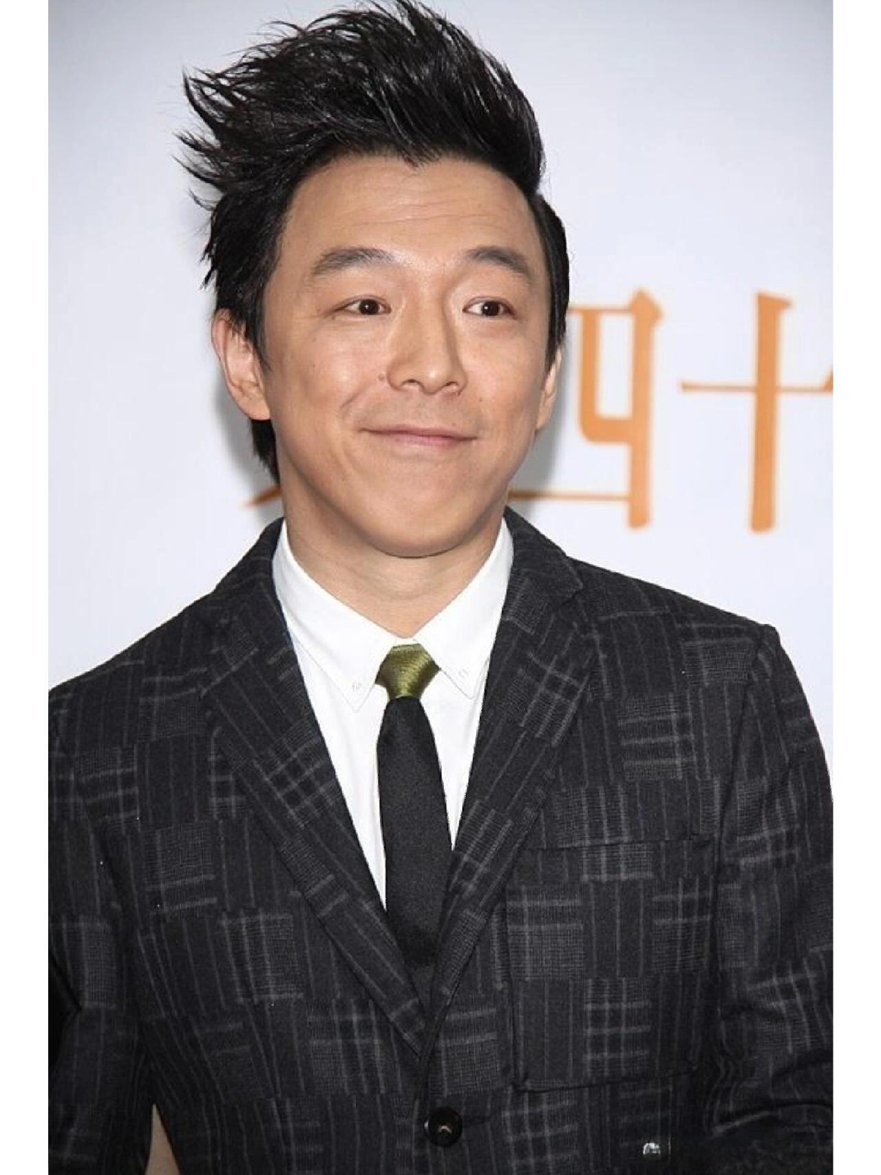 黄渤,中国影视界的璀璨明星,他的出色演技和独特魅力令人瞩目.