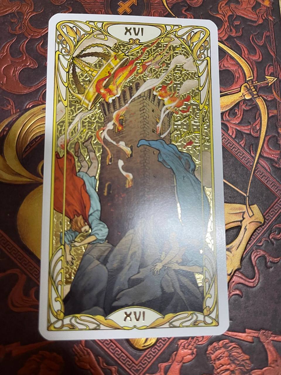 今日日运塔罗牌"高塔" 塔罗牌中的22张大阿卡那,连接起来就是一段旅程