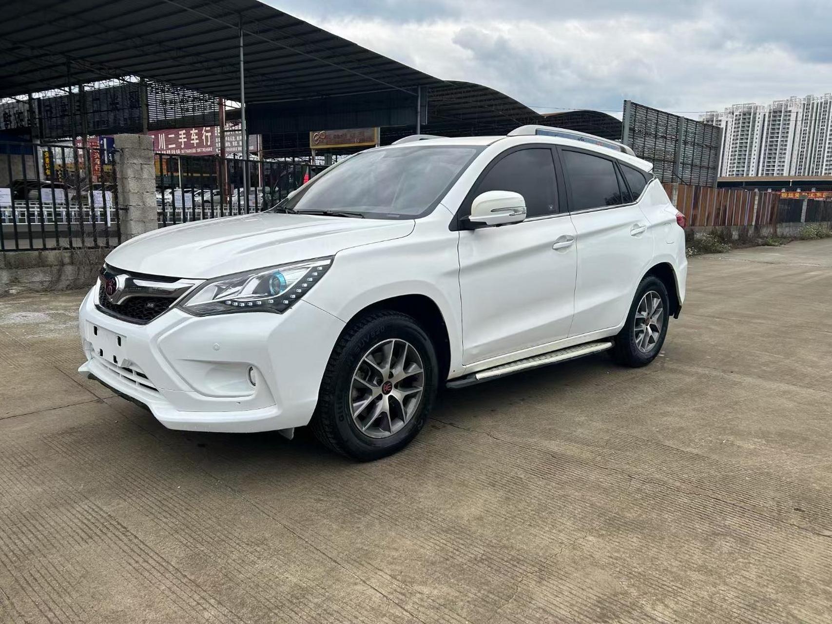 出售一台2017年12月入户的比亚迪宋越野车,配置为:排量1.