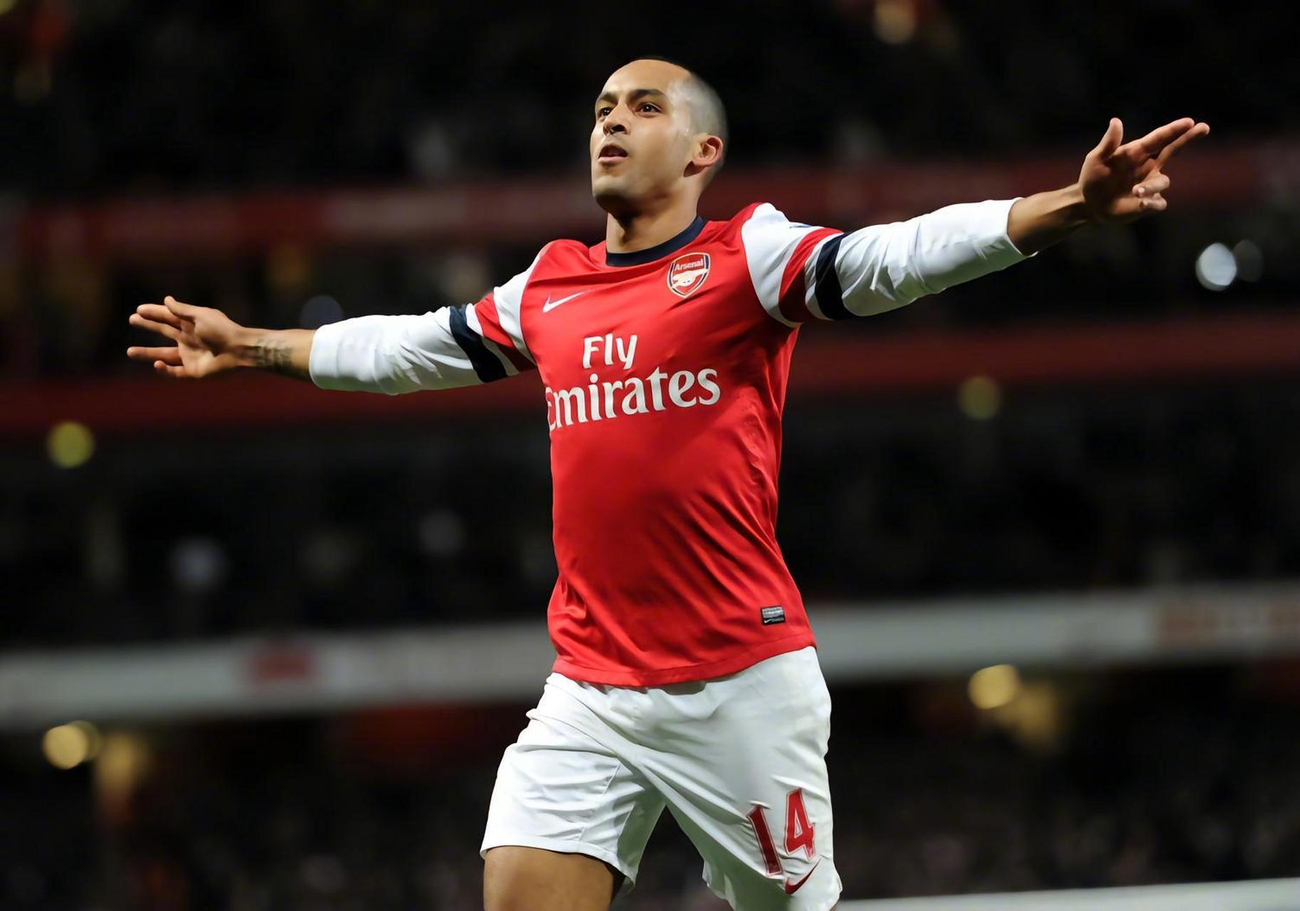 沃尔科特宣布退役# 今日,前阿森纳,英格兰球星"小老虎"沃尔科特胁布