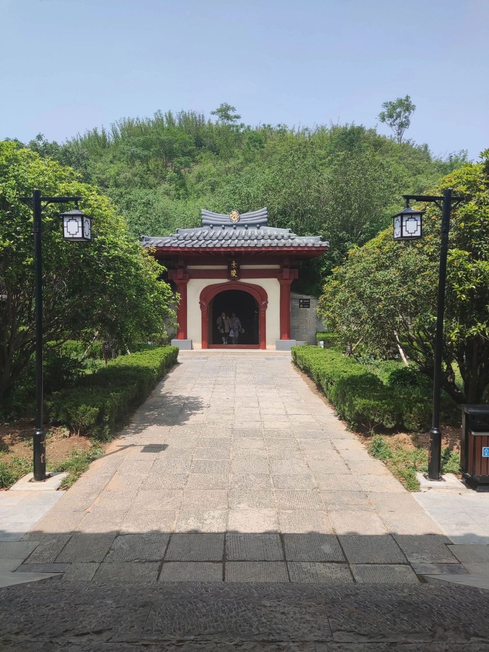 景陵 依托于邙山陵墓群,与洛阳古墓博物馆一体 "生于苏杭,葬于北邙