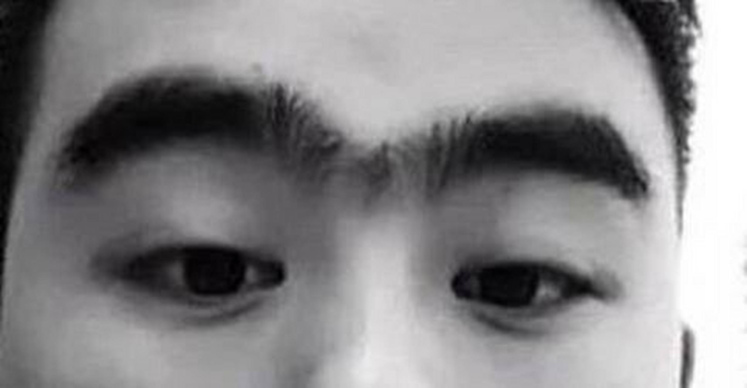 连心眉代表着什么 一,连心眉且眉尾上扬 其人胆大