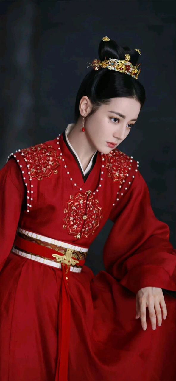 安乐传迪丽热巴红衣壁纸