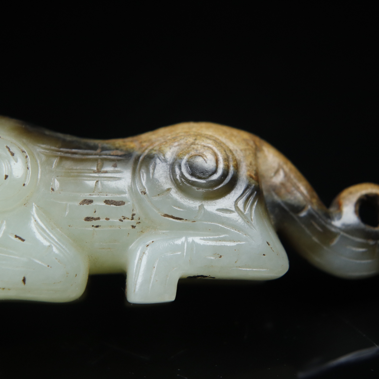 和田玉望天吼 望天吼,本名犼,又名朝天吼,传说是龙王的儿子,有守望