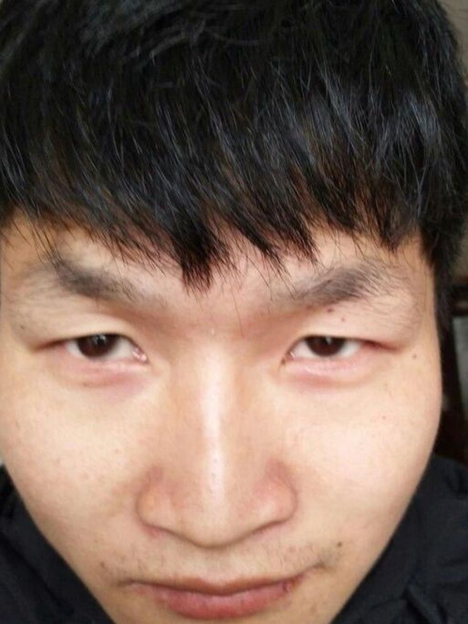 假如一个人的腮骨太过突出,则说明这种男人思想顽固