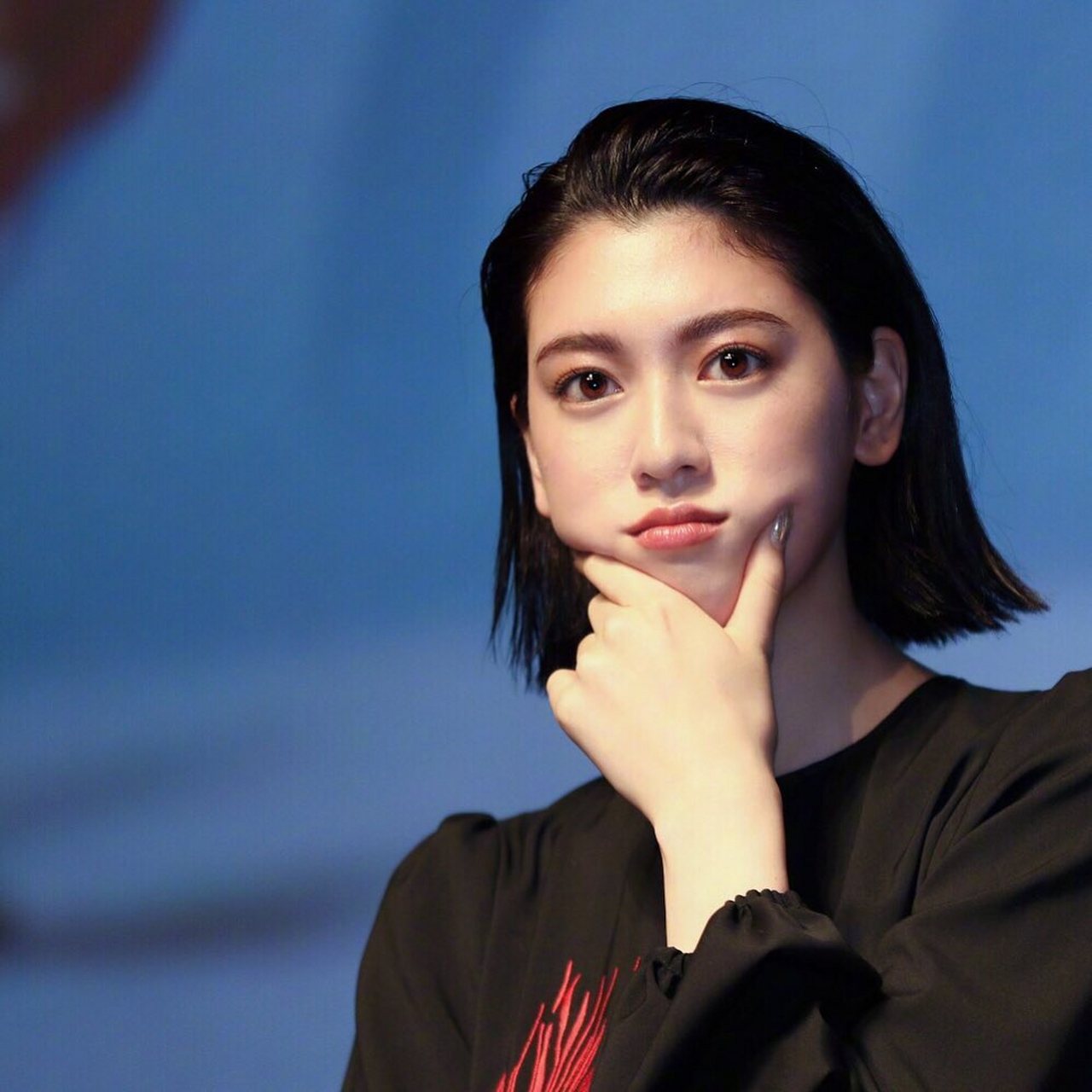 三吉彩花